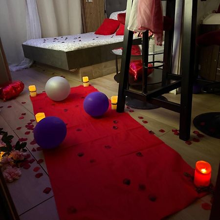 Love Room Nantais Нант Экстерьер фото