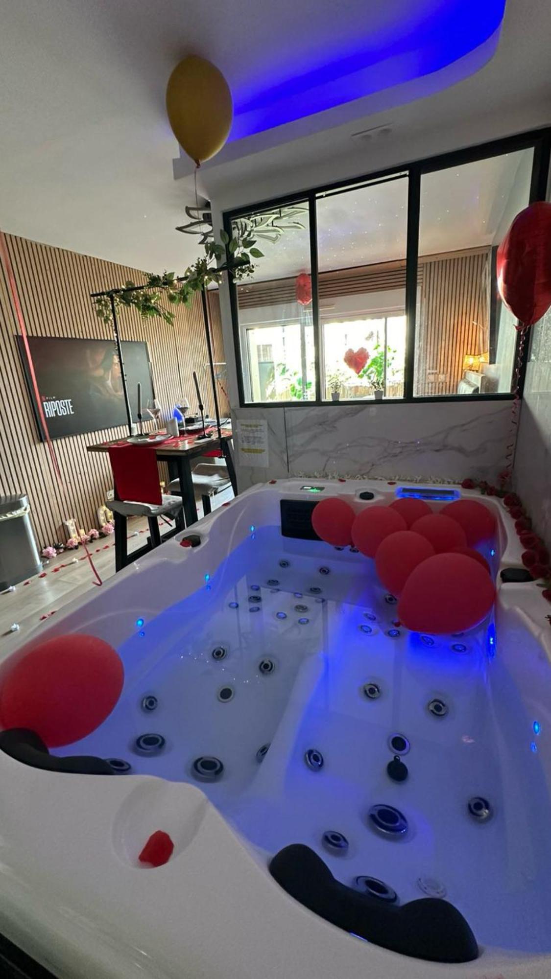 Love Room Nantais Нант Экстерьер фото