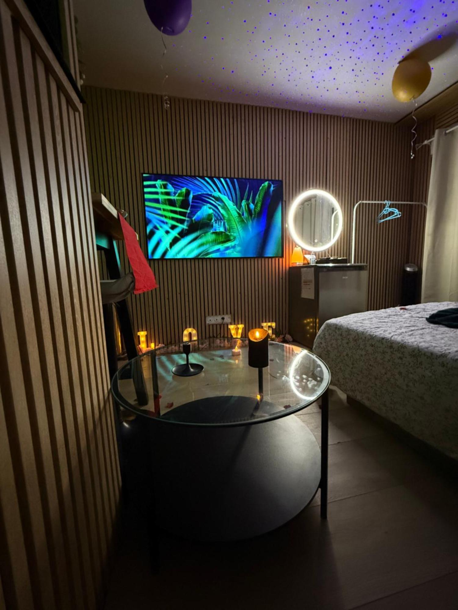 Love Room Nantais Нант Экстерьер фото
