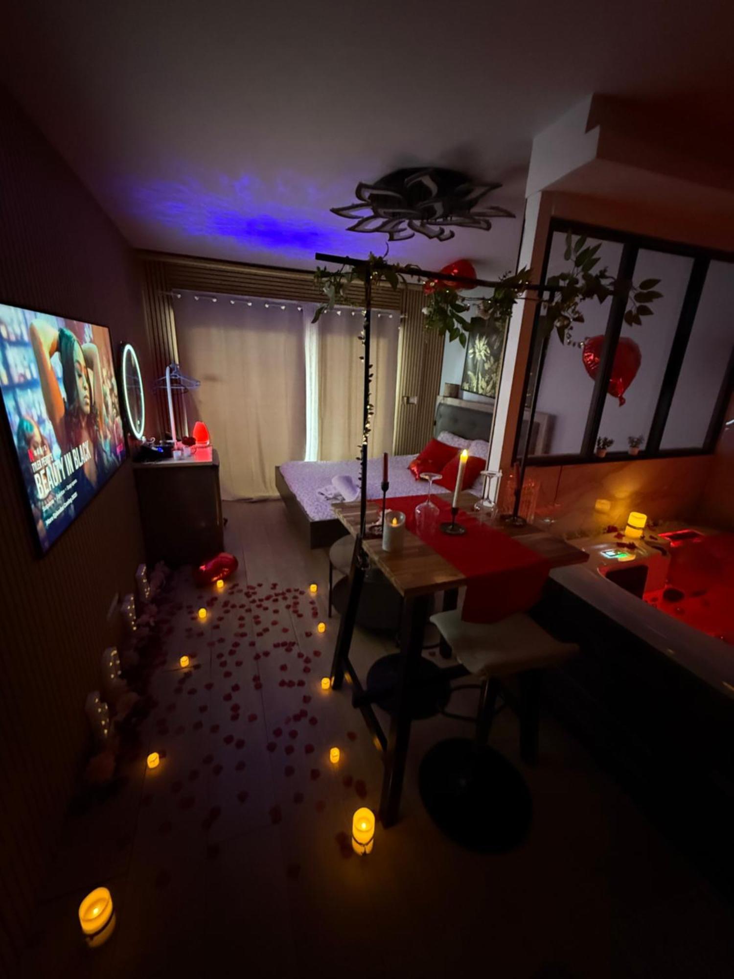 Love Room Nantais Нант Экстерьер фото